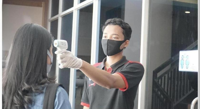 Reddoorz Plus Near Mall Bali Galeria 2 Denpasar Exterior foto