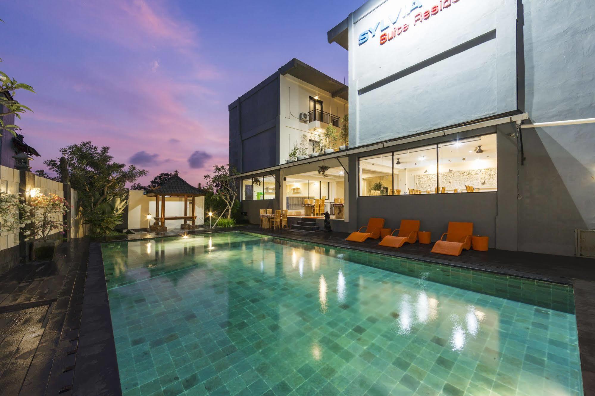Reddoorz Plus Near Mall Bali Galeria 2 Denpasar Exterior foto